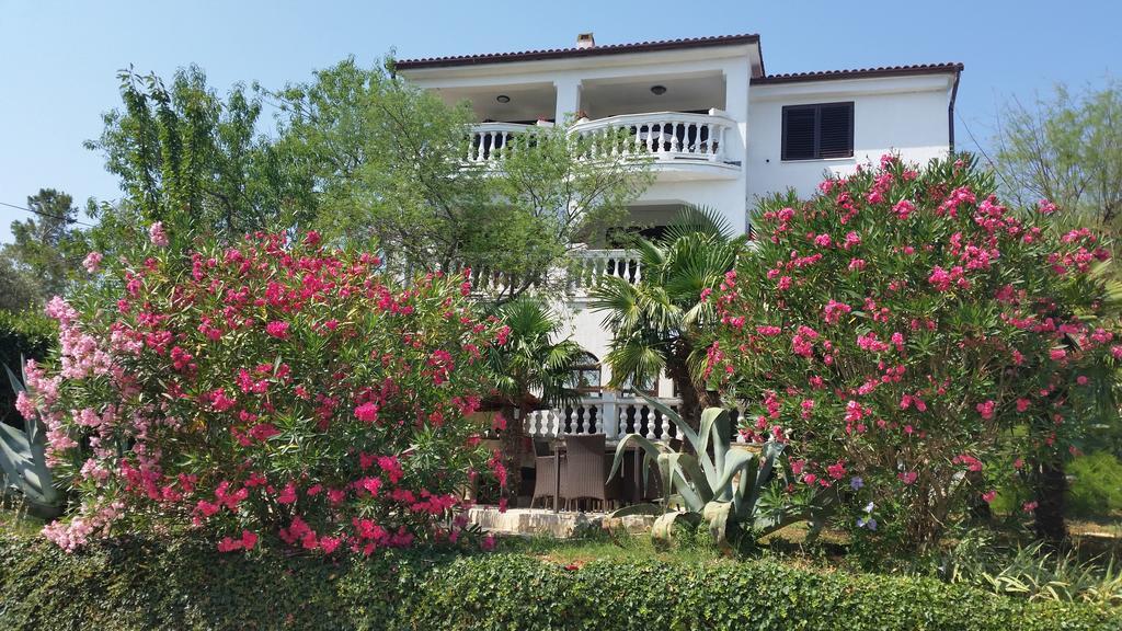 Guest House Villa Marlis Malinska Exteriör bild