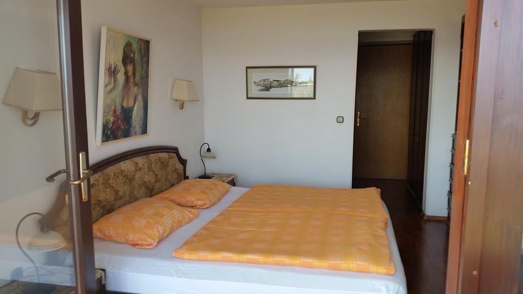 Guest House Villa Marlis Malinska Rum bild